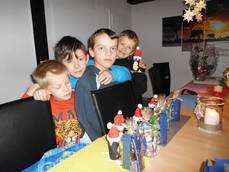 Gebt den Kindern eine Welt von Geborgenheit und Frieden Gebt den Kindern eine Welt von Geborgenheit und Frieden