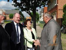 Minister für Landesentwicklung und Verkehr des Landes Sachsen-Anhalt, Thomas Webel, lud zur feierlichen Verkehrsfreigabe mit dem obligatorischen Scherenschnitt der L13, Ortsdurchfahrt Meßdorf am 27. Juni 2016 ein Minister für Landesentwicklung und Verkehr des Landes Sachsen-Anhalt, Thomas Webel, lud zur feierlichen Verkehrsfreigabe mit dem obligatorischen Scherenschnitt der L13, Ortsdurchfahrt Meßdorf am 27. Juni 2016 ein