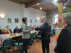 Raiffeisenbank Kalbe-Bismark spendet 4000 Euro für Vereine und Institutionen aus der Einheitsgemeinde Raiffeisenbank Kalbe-Bismark spendet 4000 Euro für Vereine und Institutionen aus der Einheitsgemeinde