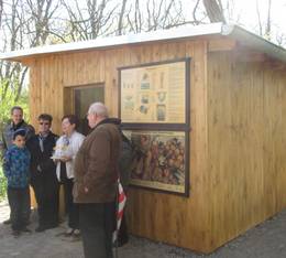 Familientag mit Imker Werner Winkelmann in Hohenwulsch Familientag mit Imker Werner Winkelmann in Hohenwulsch