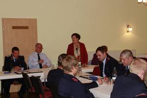 Letzte Ortswehrleitertagung des Jahres 2015 mit positiver Bilanz und einem dreifachen Gut-Wehr Letzte Ortswehrleitertagung des Jahres 2015 mit positiver Bilanz und einem dreifachen Gut-Wehr