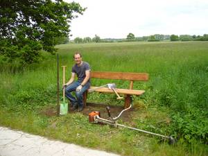 Neue Holzbänke für mehrere  Ortschaften der Einheitsgemeinde, für den Kolk und für den neuen Weg nach Vienau/Mehrin  - mit 2x Probesitzen