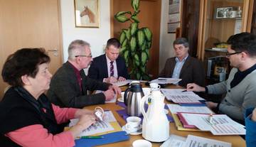 Das Kooperationsprojekt der drei Kommunen Verbandsgemeinde Arneburg-Goldbeck, Einheitsgemeinde Stadt Bismark (Altmark) und Hansestadt Osterburg nimmt weiter Form an Das Kooperationsprojekt der drei Kommunen Verbandsgemeinde Arneburg-Goldbeck, Einheitsgemeinde Stadt Bismark (Altmark) und Hansestadt Osterburg nimmt weiter Form an