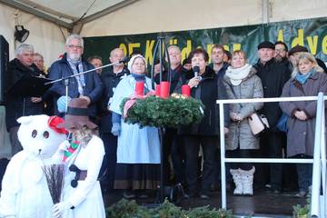 Bürgermeisterin Verena Schlüsselburg wünscht allen Bürgerinnen und Bürgern aus den 39 Ortschaften der EHG Stadt Bismark Bürgermeisterin Verena Schlüsselburg wünscht allen Bürgerinnen und Bürgern aus den 39 Ortschaften der EHG Stadt Bismark