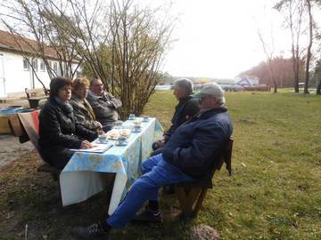 Hier auf dem Foto die Abstimmungsrunde der Einheitsgemeindebürgermeisterin in Möllenbeck mit v.l.n.r. Kämmerin Sylvia Schwiertz, Ordnungsamtsleiterin Irene Kersten, Ortsbürgermeister Dieter Wein und den Ortschaftsratsmitgliedern Dieter Schönhoff und Uwe Mahlow. Hier auf dem Foto die Abstimmungsrunde der Einheitsgemeindebürgermeisterin in Möllenbeck mit v.l.n.r. Kämmerin Sylvia Schwiertz, Ordnungsamtsleiterin Irene Kersten, Ortsbürgermeister Dieter Wein und den Ortschaftsratsmitgliedern Dieter Schönhoff und Uwe Mahlow.