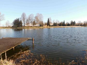 Hier auf dem Foto idyllisch und noch ruhig wird zur Zeit ebenfalls von der Einheitsgemeinde für die Saison vorbereitet. Der Parkplatz und die Grünflächen davor sind schon sehr schön in Schuss gebracht worden. Hier auf dem Foto idyllisch und noch ruhig wird zur Zeit ebenfalls von der Einheitsgemeinde für die Saison vorbereitet. Der Parkplatz und die Grünflächen davor sind schon sehr schön in Schuss gebracht worden.