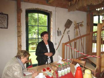 Gemeindearbeiter der Einheitsgemeinde alle an einem Tisch mit Bürgermeisterin Gemeindearbeiter der Einheitsgemeinde alle an einem Tisch mit Bürgermeisterin