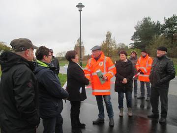 Radweg an der L15 zwischen Kläden und Steinfeld mit vielen Bürgern und Glühwein freigegeben Radweg an der L15 zwischen Kläden und Steinfeld mit vielen Bürgern und Glühwein freigegeben
