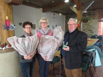 Möbelland Gardelegen sponsert 60 Suppentassen für Alten Schafstall Kläden Möbelland Gardelegen sponsert 60 Suppentassen für Alten Schafstall Kläden