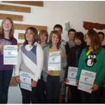 Folgende 13 Schulschreiber aus den 6.-8. Klassen wurden berufen
Katharina Dahl, Stefanie Hamann, Stefanie Hellvoigt, Rebecca Herzog, Franziska Lenz, Maxi Müller, Lisa Roggenbuck, Kassandra Stoll, Jonas Thielitz, Jason Voigt, Lorenz Wanowski, Annemar