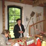 Gemeindearbeiter der Einheitsgemeinde alle an einem Tisch mit Bürgermeisterin