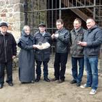 V.l.n.r. Otto Herrmann, Ruth und Dieter Rothe, Terry Hazinski, Heinz-Werner Pfister und Bauamtsleiter Erik Dähne in Vertretung für Einheitsgemeindebürgermeisterin Verena Schlüsselburg.