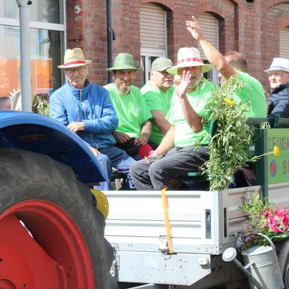 Impressionen vom Sonntag: Festumzug und Staffelstabübergabe IMG 0684