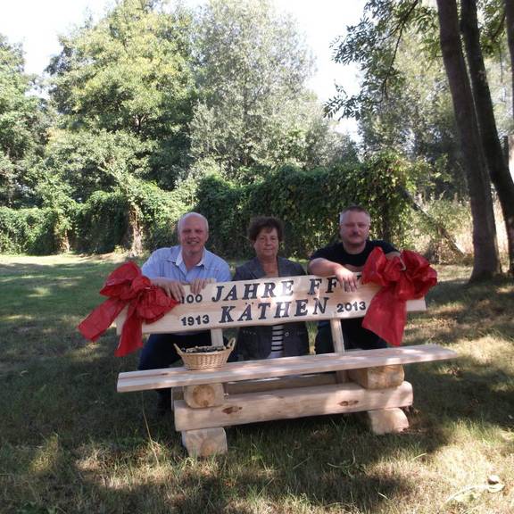 Jubiläumsbank zum 100-jährigen Jubiläum der Ortsfeuerwehr