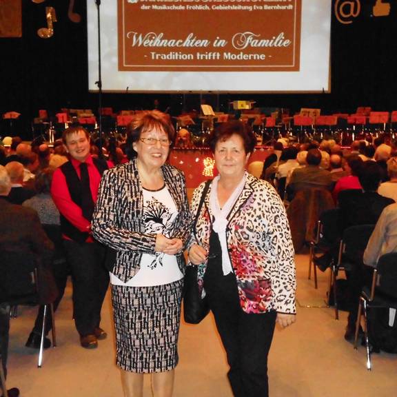 Im Congreß Center Leipzig gab die Musikschule Fröhlich mit ihrer Inhaberin Eva Bernhardt vor 1000 Gästen ihr wundervolles Jahresabschlusskonzert.