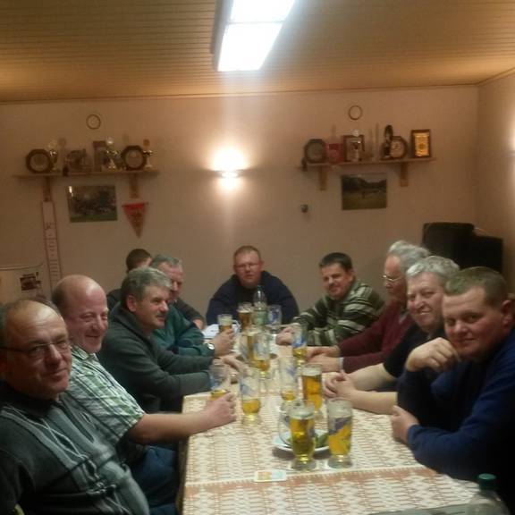 Hier auf dem Foto die verantwortlichen Schiedsrichter und der Leiter des Wettkampfgerichts, Joachim Holtz, 2. v.r.