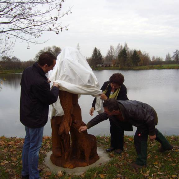 Ein Holzfischer für die Klädener Anglerfreunde
