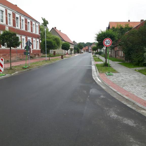 Minister für Landesentwicklung und Verkehr des Landes Sachsen-Anhalt, Thomas Webel, lud zur feierlichen Verkehrsfreigabe der L13, Ortsdurchfahrt Meßdorf am 27. Juni 2016 ein