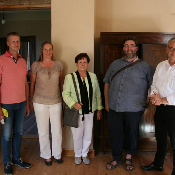 Von links nach rechts: Ottmar Wiesel (Bauamt Stadt Gardelegen) , Heike Winkelmann (Leader-Management), Bürgermeisterin Verena Schlüsselburg (Leadervorsitzende), Dr. Marcel Heins( Förderverein Historische Region Lindstedt e.V.) , Dr. Wolfgang Bock